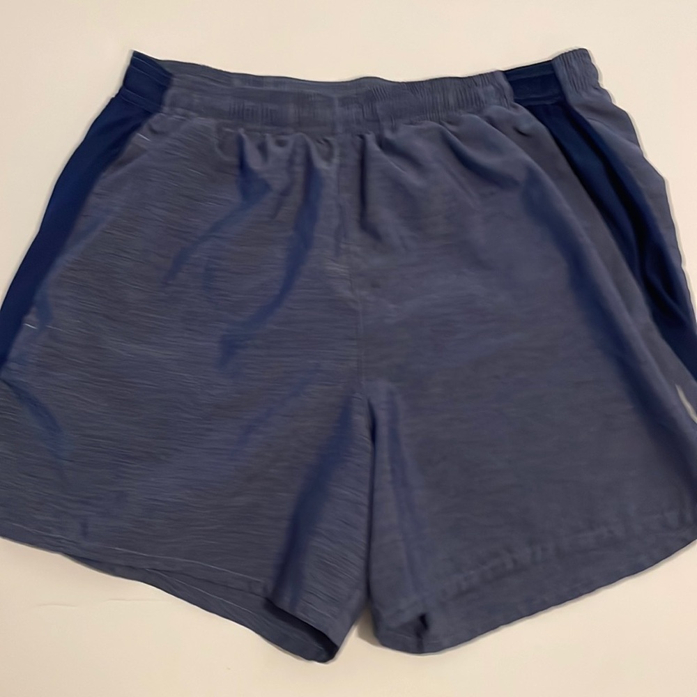 MENS M   Nike 5.5 inseam blue.